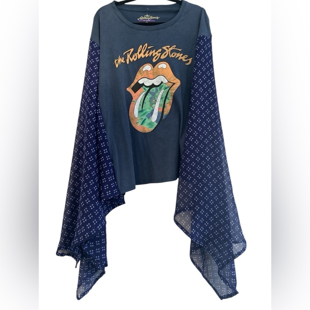Upcycled Rolling Stones With Sheer Patterned Bell Kantha Sleeve Tee OS